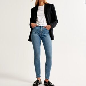 Abercrombie Simone High Rise Super Skinny Light Wash 27S